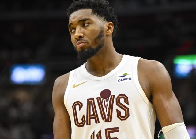 kaiyun·(中国)官方网站-有米切尔谁还要拉文？尼克斯领跑米球王争夺战